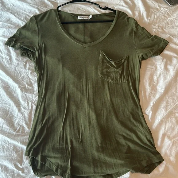 Basic tee - Picture 1 of 1